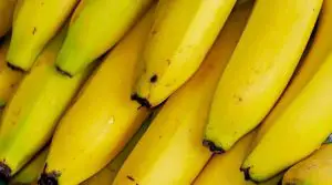 close-up-bunch-of-bananas