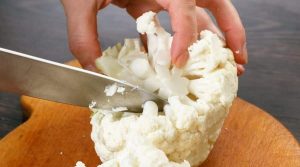 Chopping-head-of-cauliflower